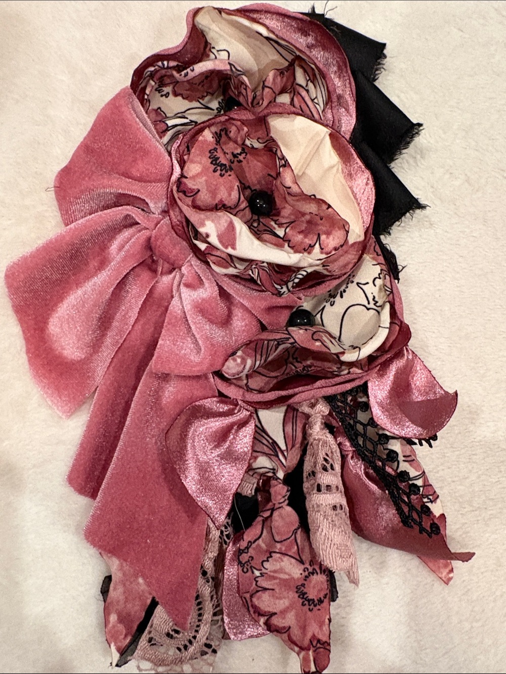 Vintage-Inspired Pink Floral Brooch Pin with Velvet Bow - Magnetic